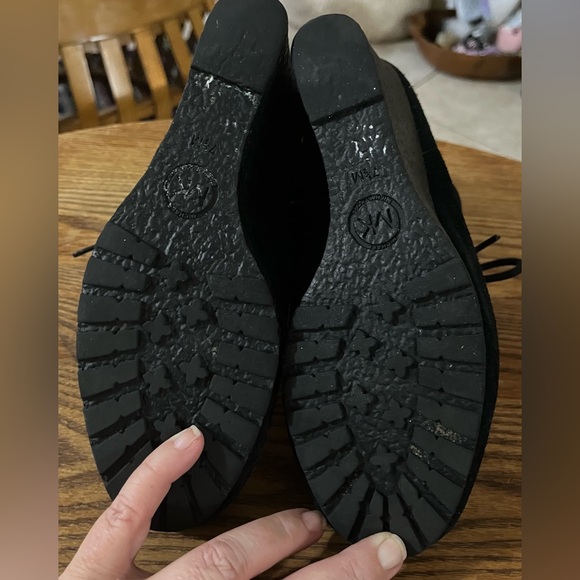 Michael Kors Black Suede Wedge Booties Boots Size 7.5 - Picture 8 of 8